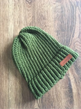 Ciepła zielona czapka z wełną Merino handmade