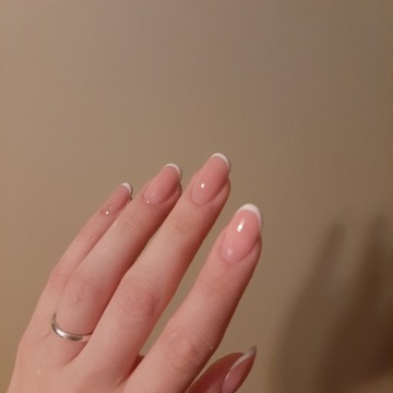 Manicure hybrydowy 