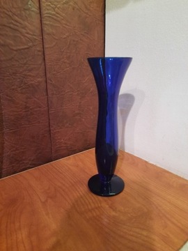 kobaltowy wazon wazonik