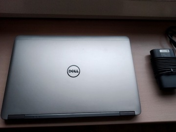 Dell Latitude e7240 i5 8GB ram  Win11