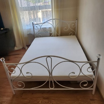 Łóżko białe metalowe 140x200cm