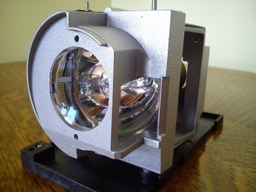 Lampa do projektora Optoma W320UST.