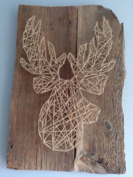 Obraz string art jeleń na starym drewnie sznurek