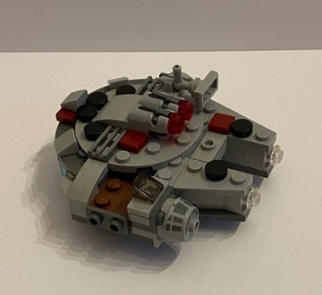 LEGO Star Wars 75193 Sokół Millennium 