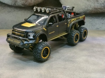 Ford Raptor NOWY- model metalowy  w skali 1:32