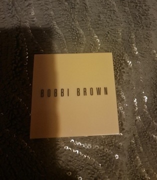 Bobbi Brown Nude Finish Illuminating kolor Nude