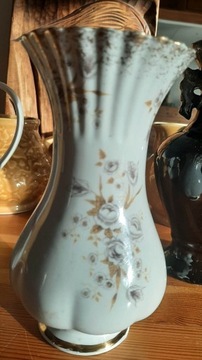 porcelanowy wazonik z Chodzieży16cm  65 zł