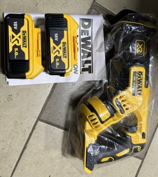 Piła szablasta dcs 367 dewalt , plus 2x 5ah aku