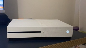 Xbox one S 1TB ssd z napędem 