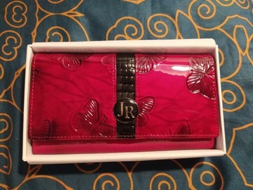 Skórzany portfel damski czerwony lakierowany
