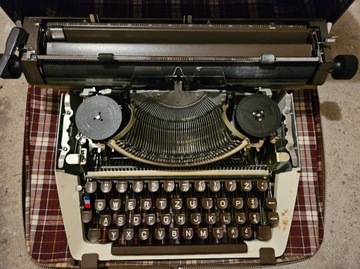 Maszyna do pisania łucznik 1303