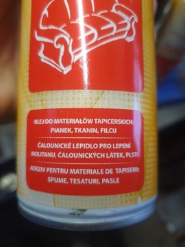 Klej tapicerski w sprayu