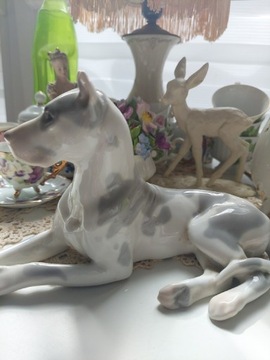 Łomonosow figurka pies  , dog , porcelana 