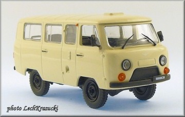 CCCP AUTOLEGENDY 15 UAZ 452 DeA 1:43