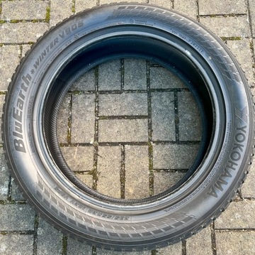 Opony zimowe YOKOHAMA Winter V905 235/55 R20 102V