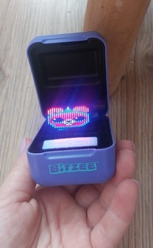 Bitzee interaktywne zwierzątko cyfrowe hologram