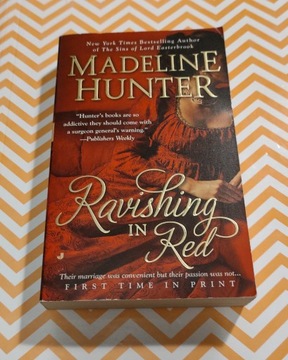 Madeline HUNTER Ravishing In Red po angielsku