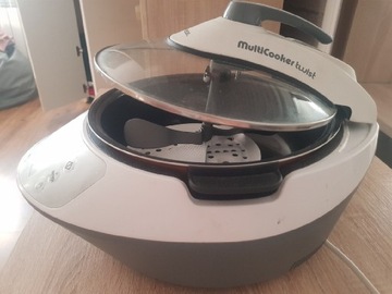 Multicooker twist robot kuchenny