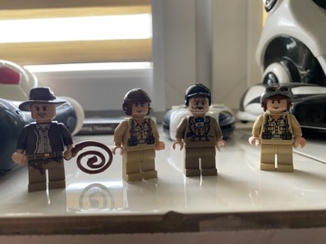 4 Figurki Lego Indiana Jones w tym Indiana ,Henry 