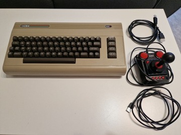 THE C64 MICRO COMPUTER, doskonały stan + paragon
