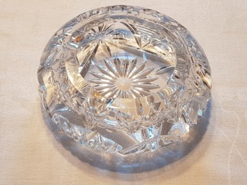 Popielniczka kryształowa, pięknie zdobiona, 15 cm