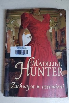 Zachwyca w czerwieni  Madeline Hunter