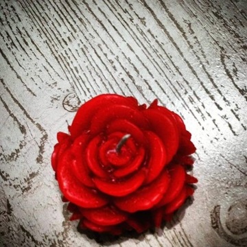 Świeca sojowa róża ekologiczna handmade czerwona