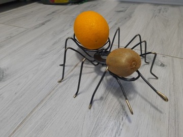 Metalowa rzeźba, pająk koszyk na owoce Halloween