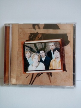 CD SIXPENCE NONE THE RICHER; HIT "KISS ME"