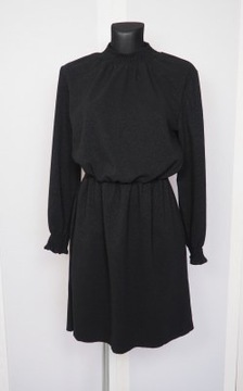 Czarna sukienka z mieniącego się ma(Kakika-Butik)