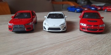 Mitsubishi Toyota sport modele w skali 1:34 Welly.