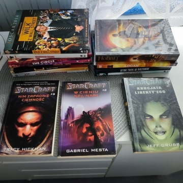 Kolekcja książek starcraft i hobbit, filmy