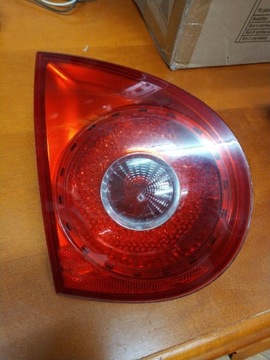 Lampa tył lewa w klapie VW golf V 