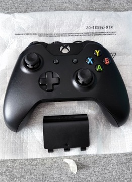 Oryginalny pad XBOX One czarny nowy 1697