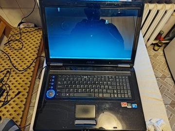 Laptop ASUS N90SV-18,3 sprawny