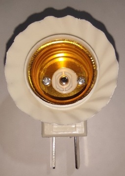Adapter gniazda lampy E27 z przeł. wtyk Amer.