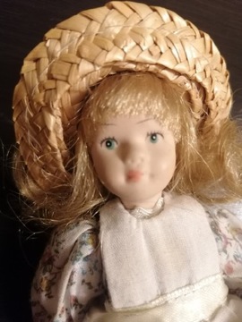 Porcelanowa lalka laleczka do kolekcji 15 cm