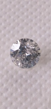 Moissanit barwa E/F 0,9ct