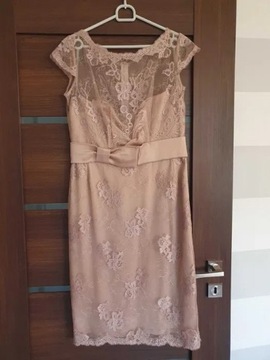 Koronkowa sukienka szyta w salonie Cymbeline