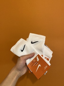 Skarpetki Nike Wysokie Białe