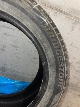 Używane opony Bridgestone Blizzak LM001 235/50R19