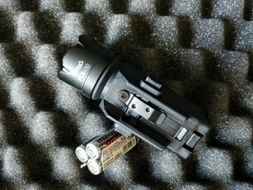 Celownik laserowy z latarką Walther FLR650 2.1129