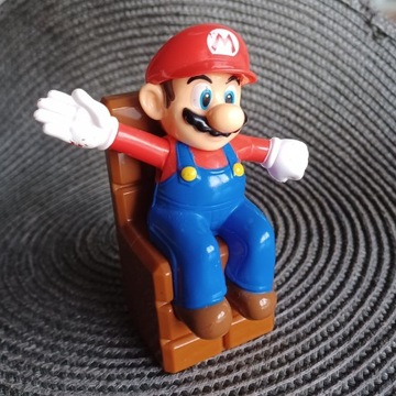 Super Mario Bros . Nintendo . McDonald Collection