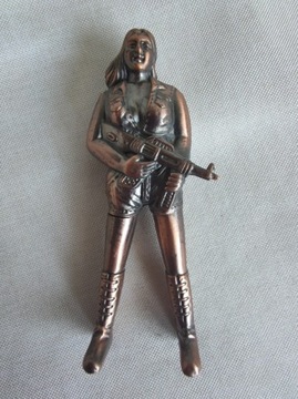 Zapalniczka kolekcjonerska kobieta z bronią . 