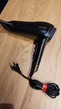 Suszarka do włosów Grundig HD 9680