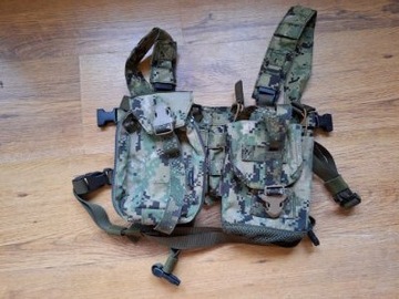 Chest rig AOR2 wraz z ładownicami 