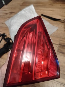 Lampa lewa w klapę Audi A4 B8 zwykła 