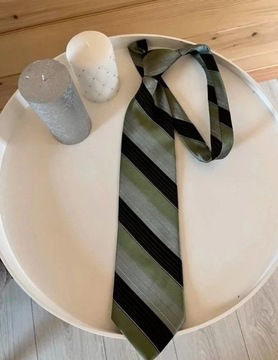 Zielony krawat vintage