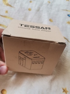 TESSAN Adapter Podróżny na Całym świecie z 4 USB