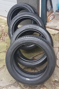 Opony Michelin 4×235/45 R17